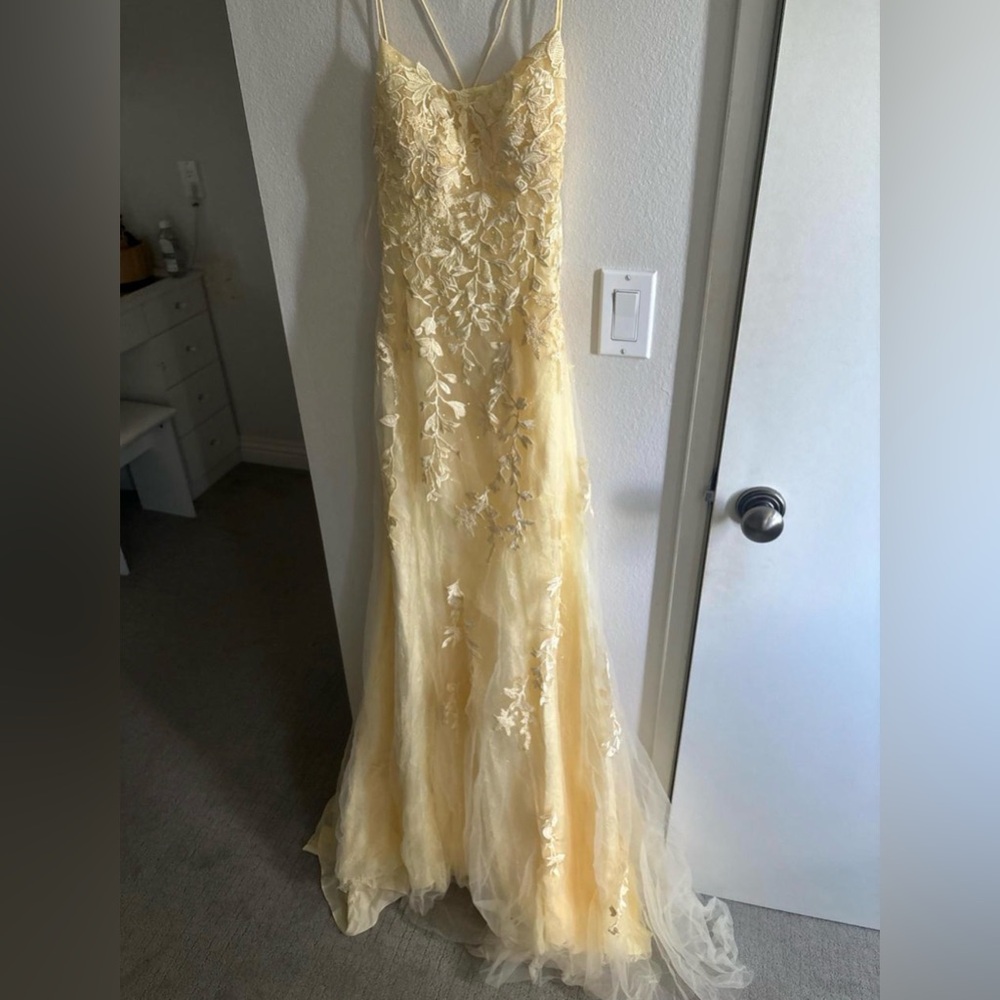 Elegant Yellow Lace Gown